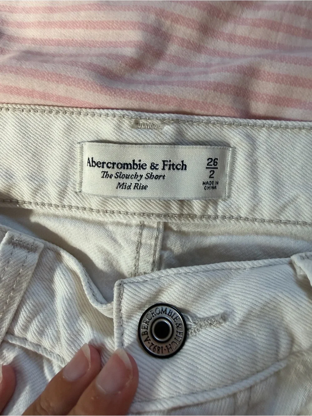 Abercrombie & Fitch Women's Cream Slouchy Mid Rise Short